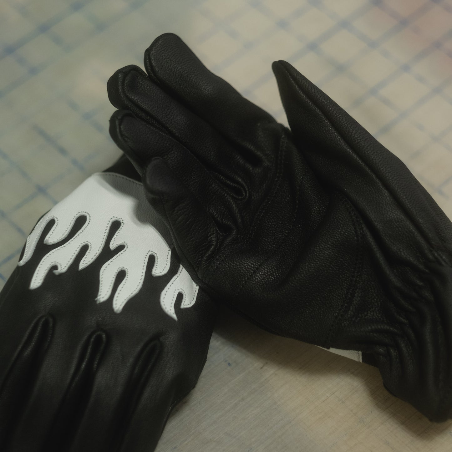Welding Gloves (Black/White)