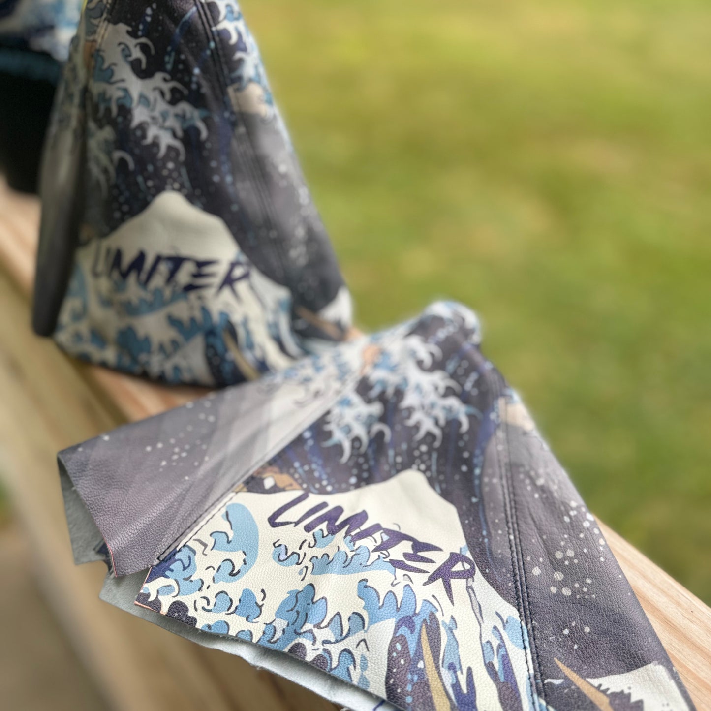 Great wave limited edition shift boot